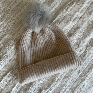 NWOT✨ pompom cashmere beanie